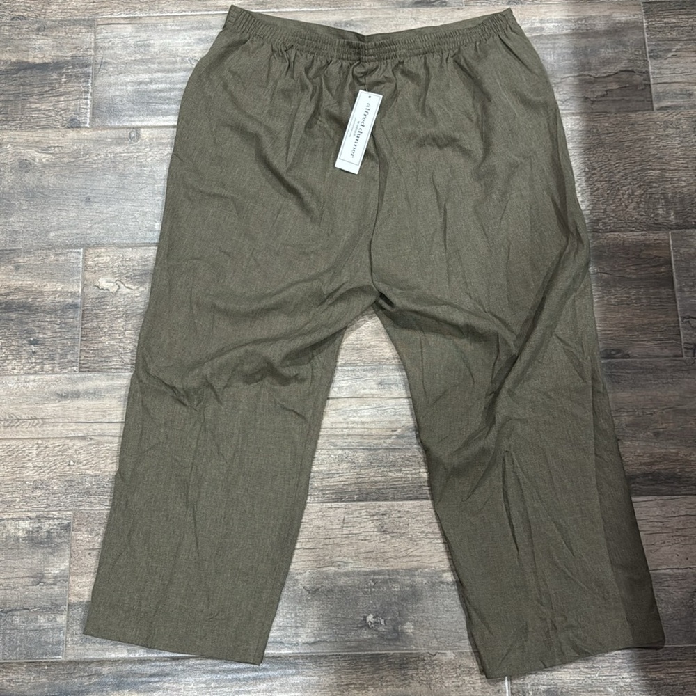 Dress pants - Picture 3 of 4